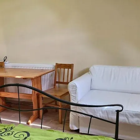 Pro 2 S Vlastni Koupelnou A Minikuchynkou *